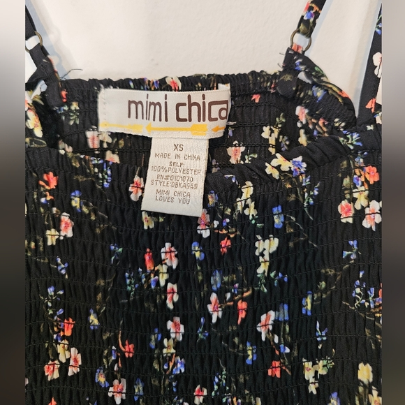 Mimi Chica cold shoulder smocked floral dress - Picture 2 of 3